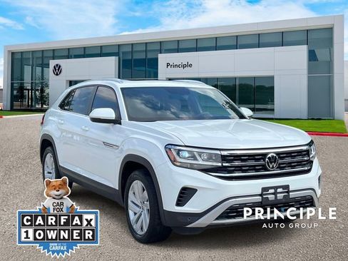 Used 2023 Volkswagen Atlas Cross Sport SE w/ Panoramic Sunroof Package FWD image 3