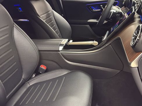 Used 2026 Mercedes-Benz GLC 300 4MATIC image 36