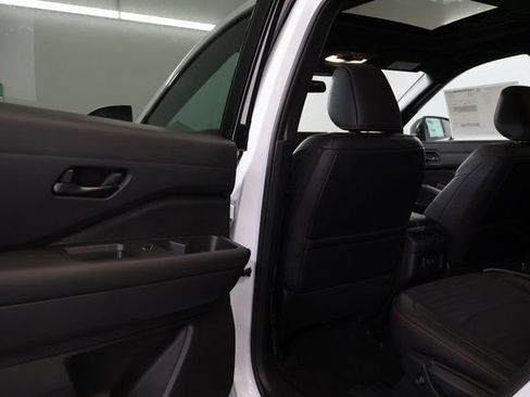 New 2026 Nissan Pathfinder Rock Creek w/ Rock Creek Premium Package AWD/4WD image 26