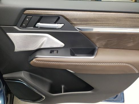 New 2026 GMC Acadia Denali Ultimate w/ LPO, Floor Liner Package image 10