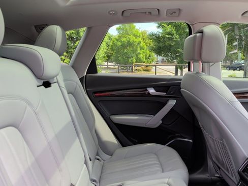 Used 2018 Audi Q5 2.0T Premium Plus AWD/4WD image 21