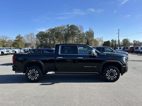 Certified 2024 GMC Sierra 2500 Denali Ultimate image 5