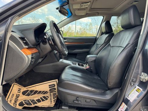 Used 2014 Subaru Outback 2.5i Limited w/ Moonroof Package AWD/4WD image 15
