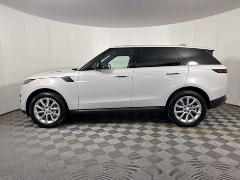 Used 2025 Land Rover Range Rover Sport SE AWD/4WD image 2