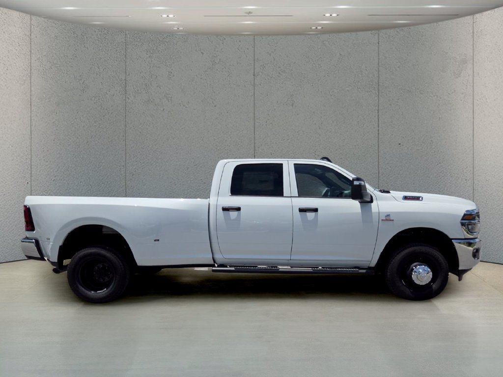 New 2026 RAM 3500 Tradesman AWD/4WD image 3