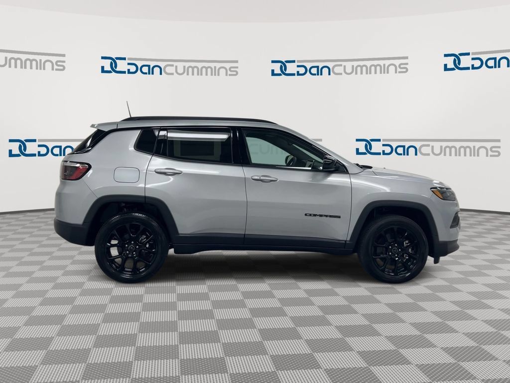 New 2026 Jeep Compass Latitude AWD/4WD image 9