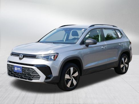 Certified 2025 Volkswagen Taos S AWD/4WD image 3