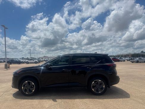 Certified 2024 Nissan Rogue SV FWD image 13