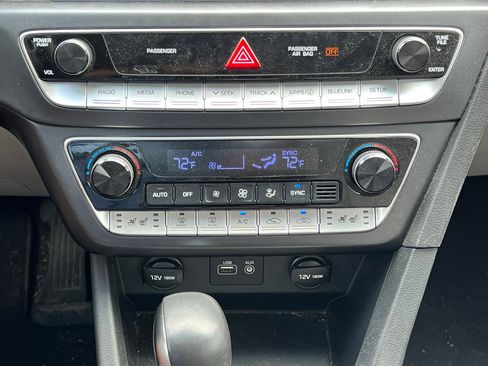 Used 2018 Hyundai Sonata Limited image 33