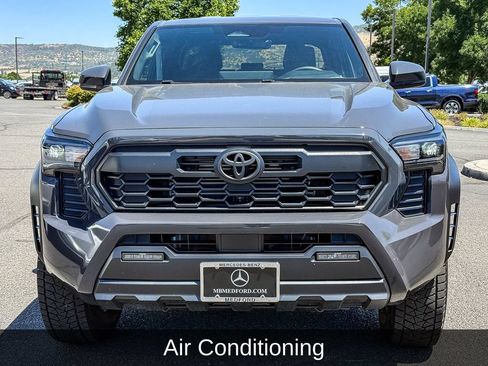 Used 2024 Toyota Tacoma TRD Off-Road AWD/4WD image 4