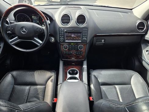 Used 2009 Mercedes-Benz GL 550 4MATIC image 2