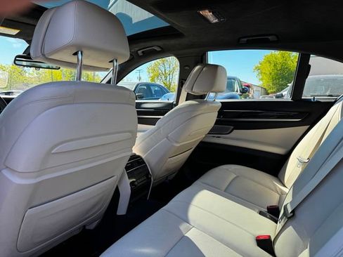 Used 2014 BMW 750i RWD image 22