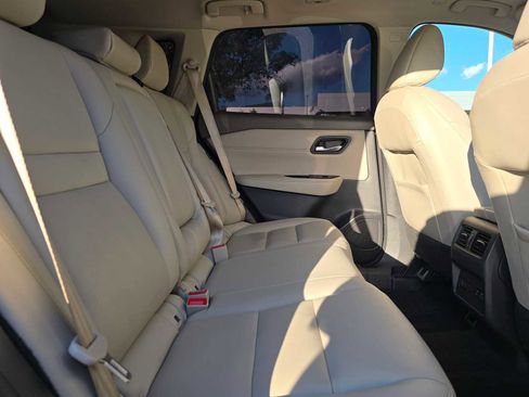 Used 2022 Nissan Rogue SL image 12