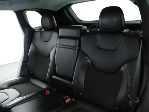 Used 2019 Jeep Cherokee Latitude Plus image 5