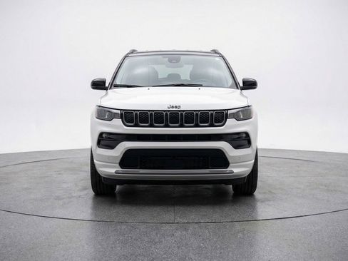 Used 2025 Jeep Compass Limited AWD/4WD image 2