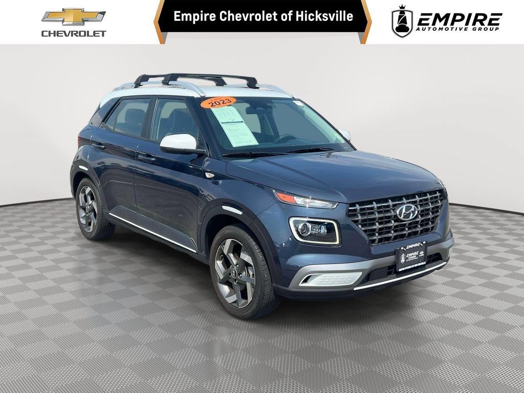 Used 2023 Hyundai Venue Limited FWD image 1