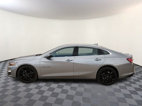 Used 2025 Chevrolet Malibu LT w/ Sport Edition FWD image 2