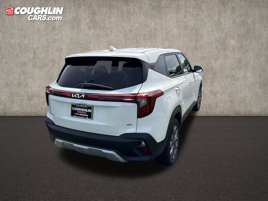 Used 2025 Kia Seltos LX AWD/4WD image 13