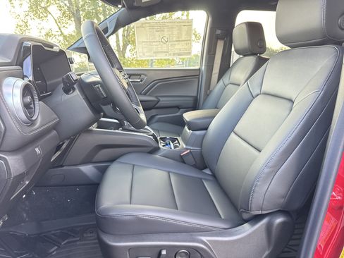New 2026 Chevrolet Colorado LT w/ LT Convenience Package AWD/4WD image 6