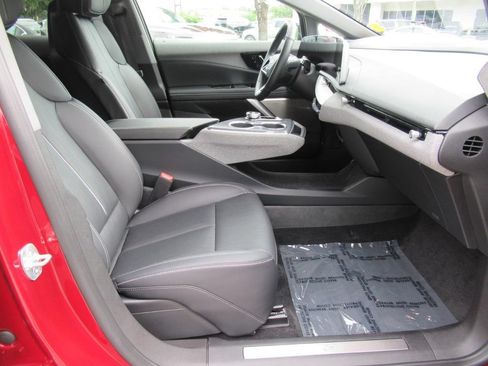 Certified 2025 Cadillac Optiq Sport 2 w/ LPO, Floor Liner Package AWD/4WD image 11