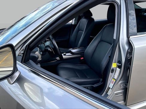 Used 2018 Lexus IS 300 AWD w/ Premium Package image 8