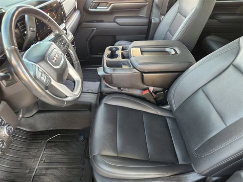 Used 2022 GMC Sierra 1500 SLT image 11