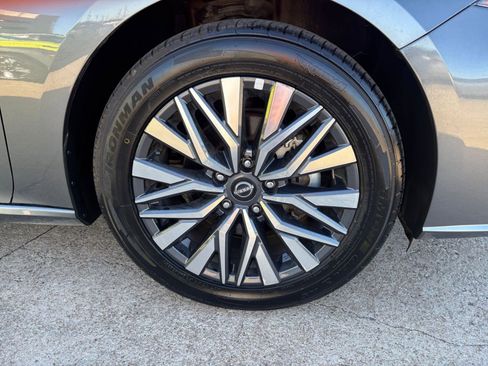 Used 2025 Nissan Altima 2.5 SV image 24