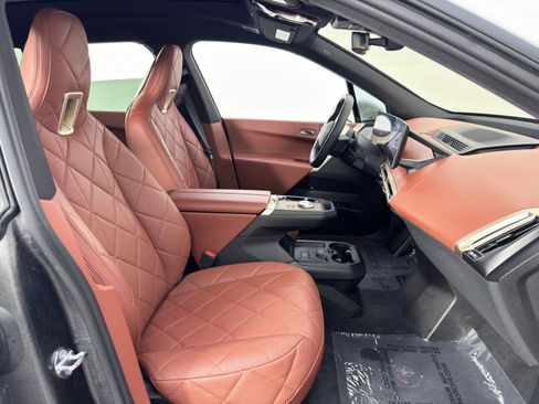 Used 2023 BMW iX M60 w/ Executive Package image 15
