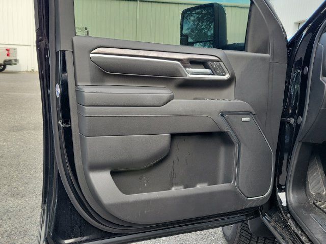 Certified 2025 Chevrolet Silverado 2500 LTZ w/ LTZ Premium Package AWD/4WD image 24