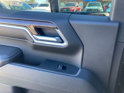 Used 2024 GMC Sierra 1500 Elevation image 23