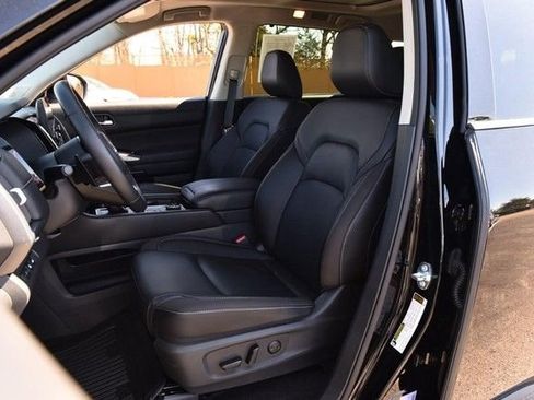 Certified 2025 Nissan Pathfinder SL w/ SL Premium Package AWD/4WD image 23