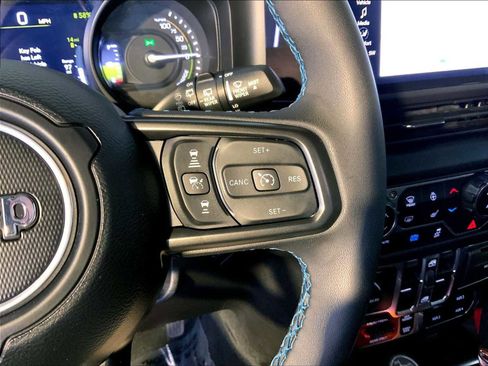 Used 2024 Jeep Wrangler Unlimited Rubicon 4xe AWD/4WD image 28