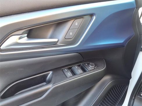 Used 2024 Chevrolet Equinox EV LT image 17