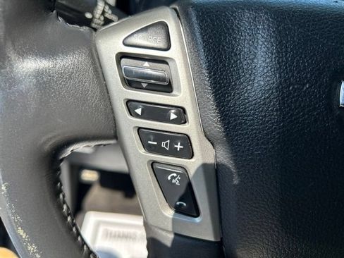 Used 2017 Nissan Titan SL AWD/4WD image 16