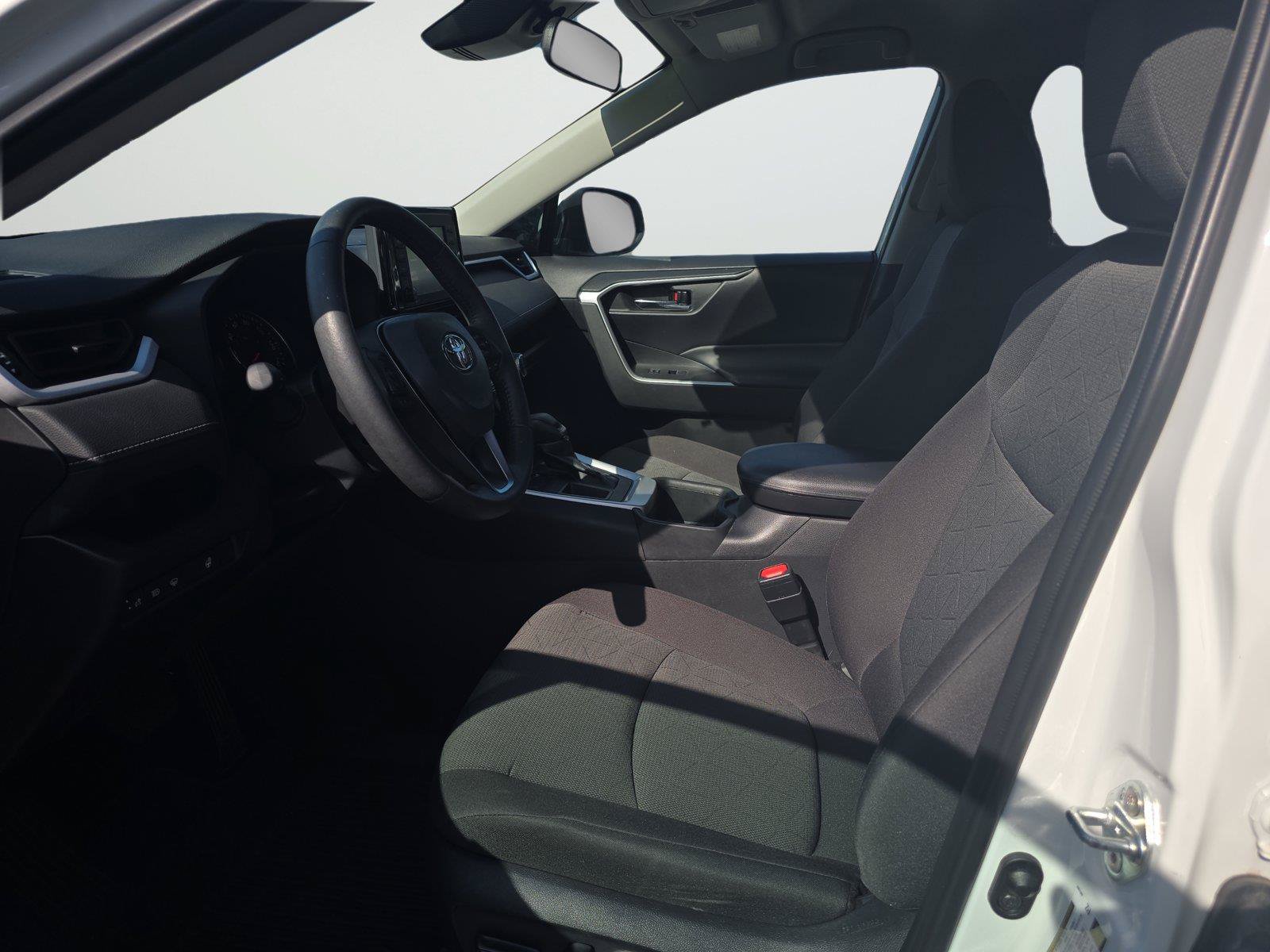 Used 2022 Toyota RAV4 XLE w/ XLE Grade Weather Package FWD image 21