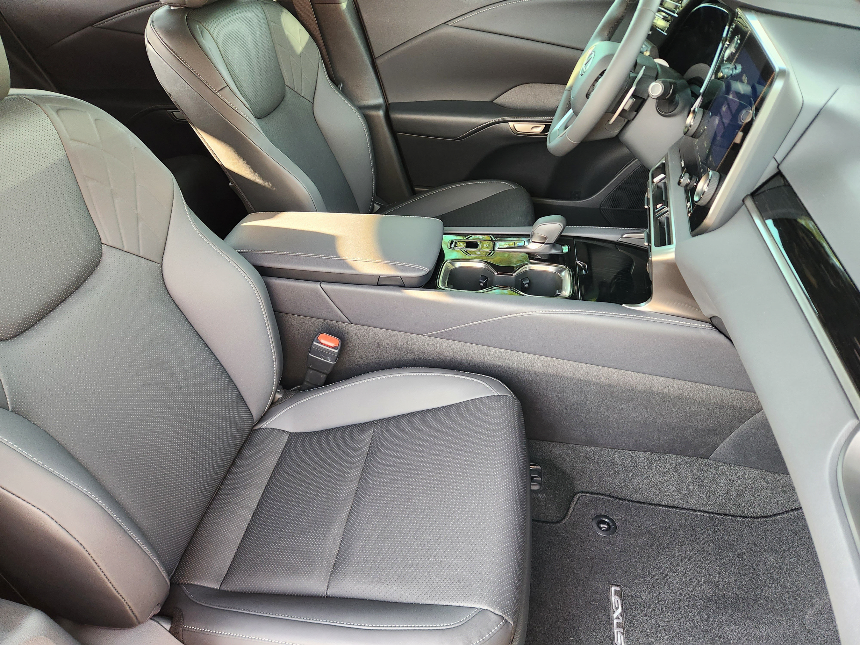 New 2026 Lexus RX 350 FWD w/ Accessory Package (Z1) image 9