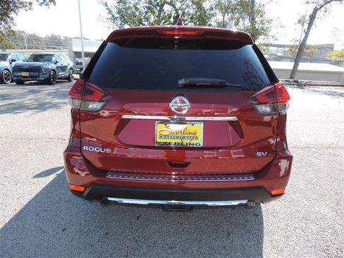 Used 2018 Nissan Rogue SV image 6