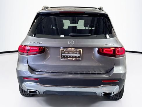 Used 2022 Mercedes-Benz GLB 250 4MATIC image 6