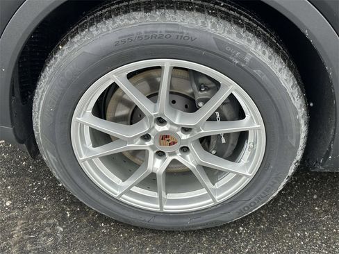 New 2026 Porsche Cayenne image 11