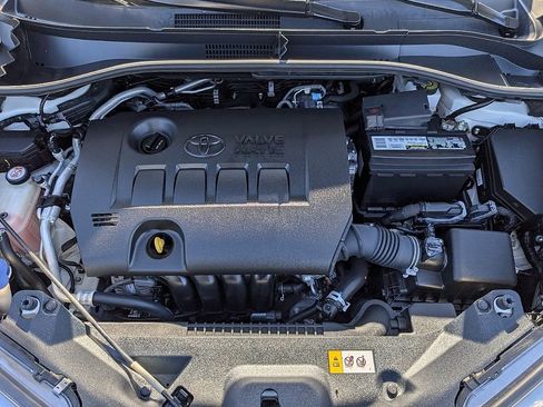 Used 2019 Toyota C-HR Limited image 17