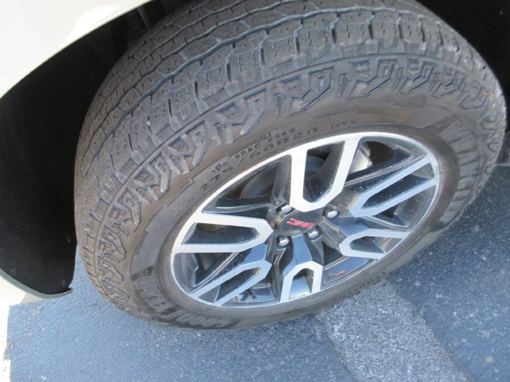 Certified 2024 GMC Yukon AT4 w/ Technology Package AWD/4WD image 14