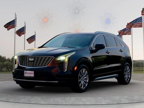 Used 2020 Cadillac XT4 Premium Luxury FWD image 2
