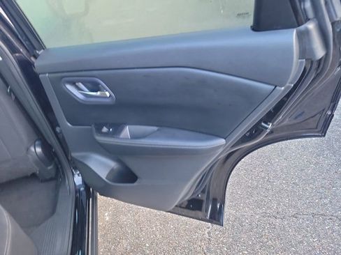 Used 2024 Nissan Rogue SV image 35