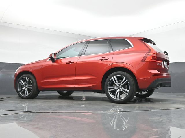 Used 2019 Volvo XC60 T5 Momentum w/ Multimedia Package FWD image 14