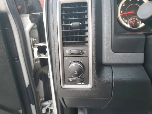 Used 2017 RAM 1500 Express w/ Express Value Package image 30