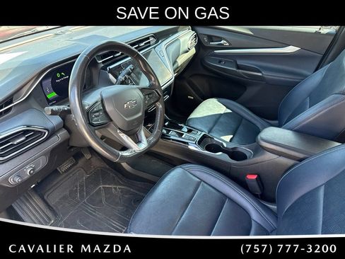 Used 2022 Chevrolet Bolt EUV Premier w/ Sun & Sound Package FWD image 12