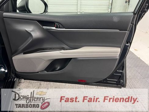 Used 2021 Toyota Camry SE image 40