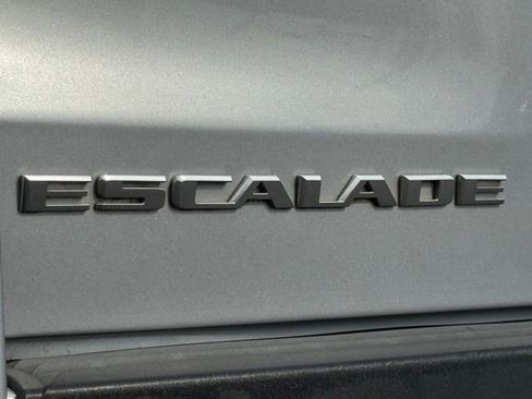 Used 2020 Cadillac Escalade Luxury image 9