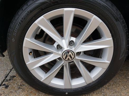 Used 2017 Volkswagen Golf Alltrack SE AWD/4WD image 13