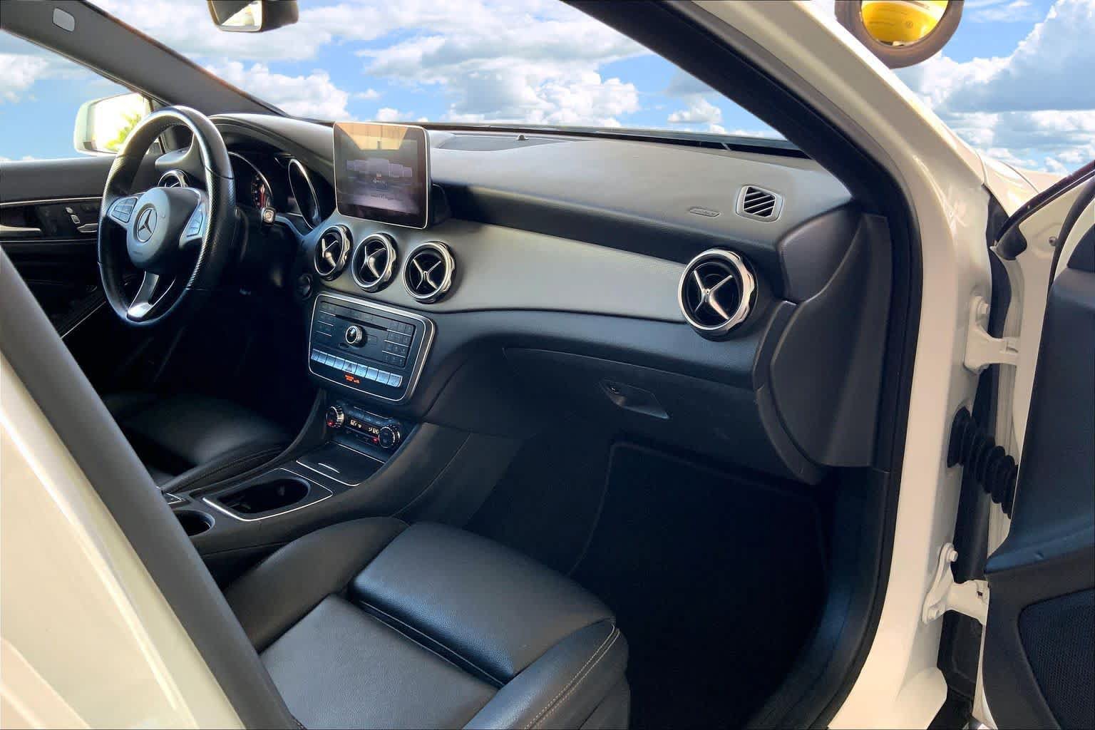 Used 2019 Mercedes-Benz GLA 250 4MATIC image 23